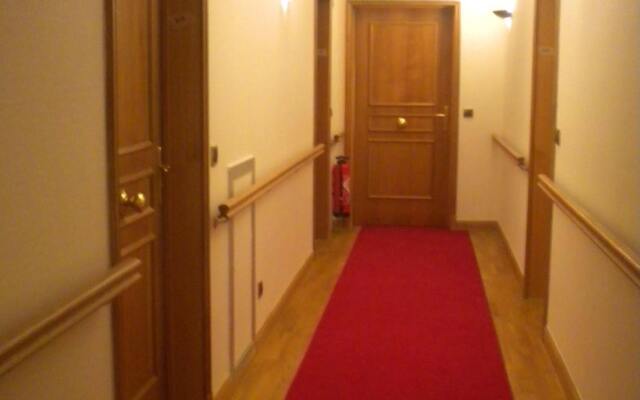 Home Médicis Les Petites Roches