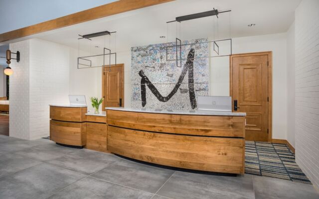 Merriweather Lakehouse, Autograph Collection