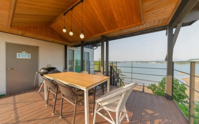 Sacheon Haewoolim Pension