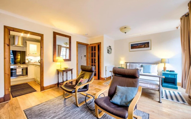 JOIVY Royal Mile Apartment for Two - Location, Location!