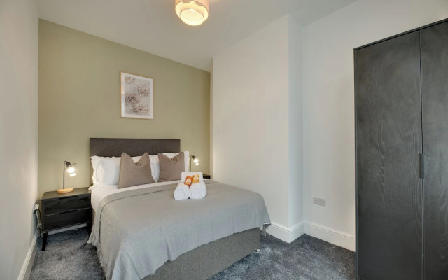 Mauve Modern 3-Bedroom Home in Newcastle