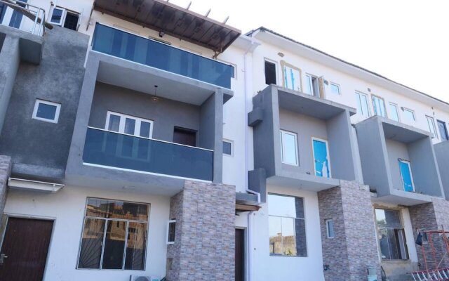 Luxury 4-bed House in Abuja