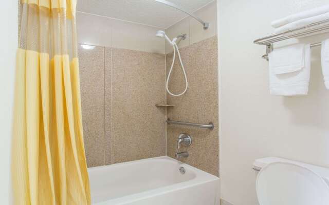 Days Inn by Wyndham Virginia Beach Town Center