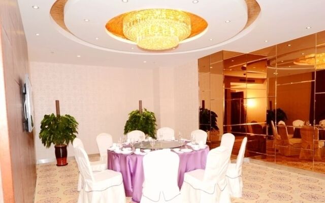 Fuyong Yulong Hotel