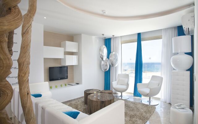 Althea Kalamies Luxury Villas By Louis Hotels