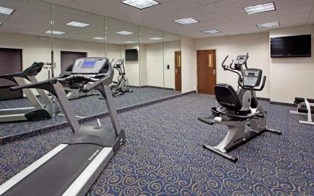 Holiday Inn Express & Suites Hope Mills-Fayetteville Arpt by IHG