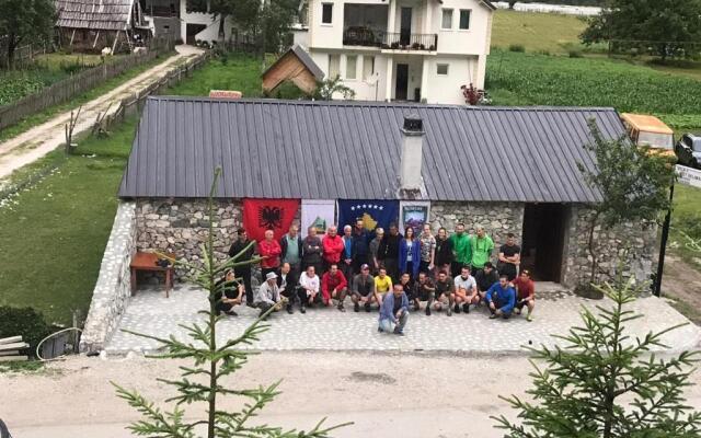 BUJTINA IZET SELIMAj