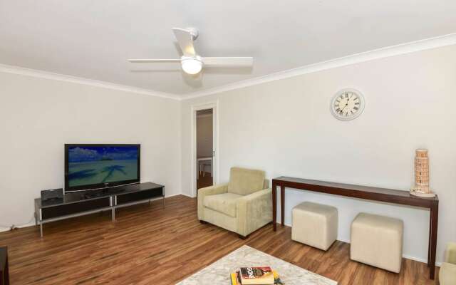 The Noraville House - Large Family Home