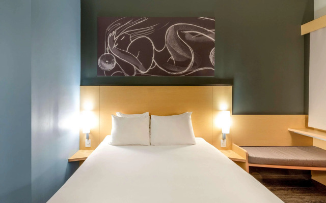 ibis Queretaro