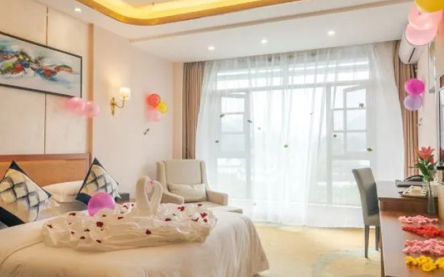 Champs Hotel