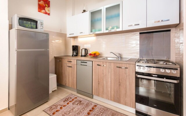 Amazing Apartment in Fazana With Wifi and 3 Bedrooms