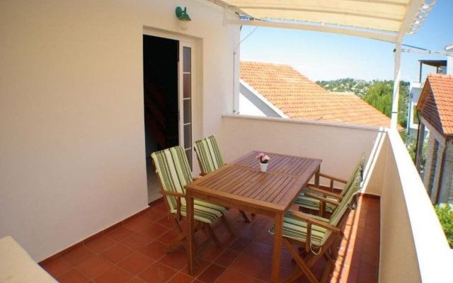 Muvil - 100 m From the sea - A2 -zeleni