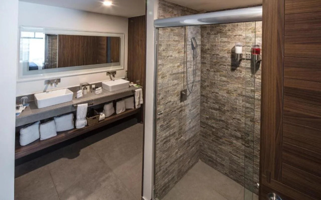 FlowSuites WTC