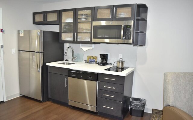 Candlewood Suites Kansas City - Independence by IHG