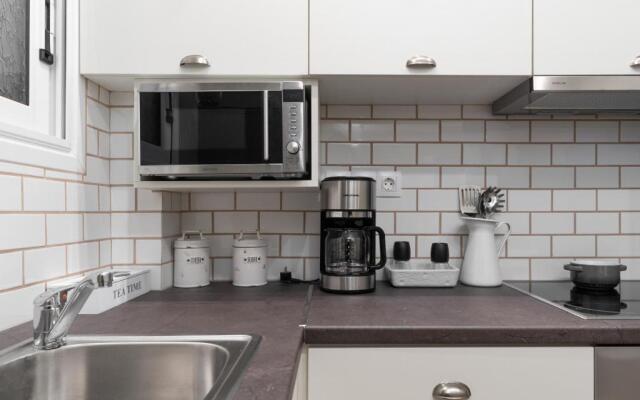 ?Bsolute Athens Viii