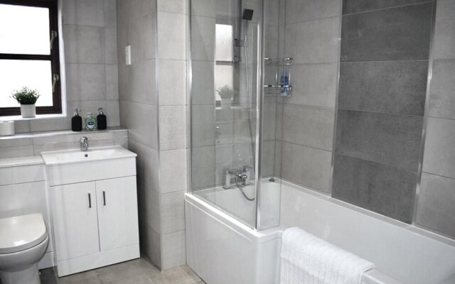 Immaculate 3-bedroom House in Milton Keynes