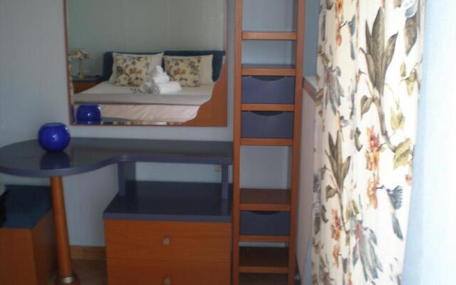 Nikolas & Anezina house