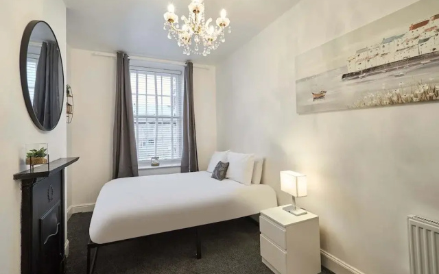 Host Stay Queen Street Apartment