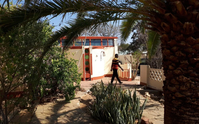 Paradise Hut Guesthouse