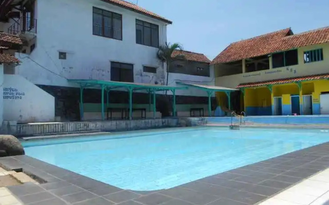 Rumah Syariah & Kolam Renang Bugenville Guesthouse