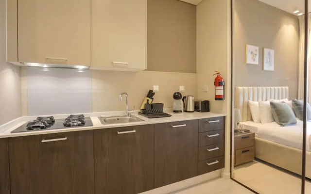 WelHome - Designer’s choice studio with pool and jacuzzi