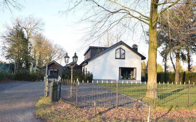 Beautiful Villa Near the Veluwe