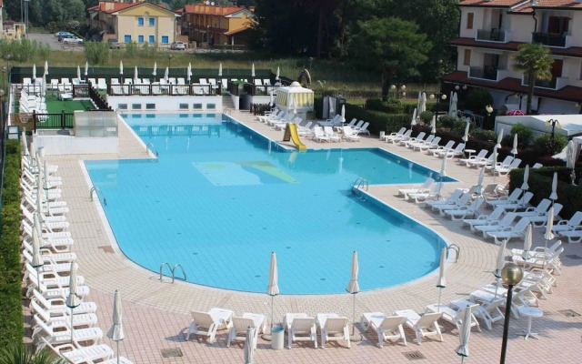 Cozy Holiday Home in Rosolina near Sea Beach