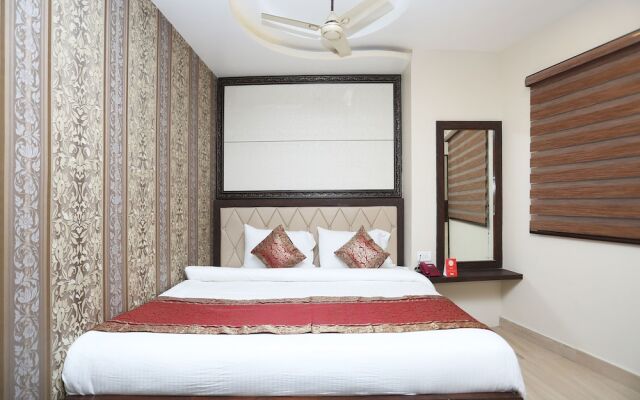 OYO 10338 Hotel Aadesh Palace