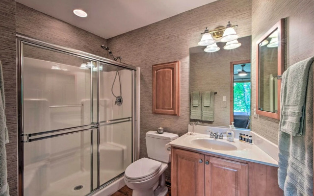 Quiet Riverfront Escape With Deck & Fly Fishing!