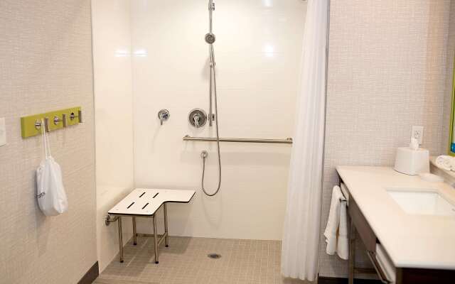 Hampton Inn & Suites Dundee