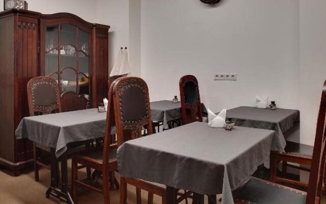 Janne Hotel