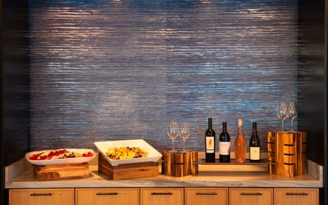 The Charter Hotel Seattle, Curio Collection by Hilton