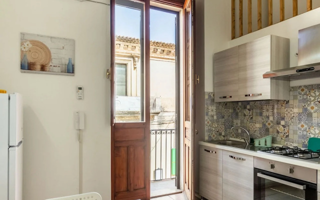 Sr-a522-linn12a1 - Hexagon House