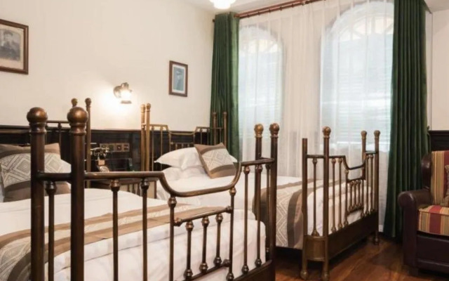 Film and Television Theme Hostel