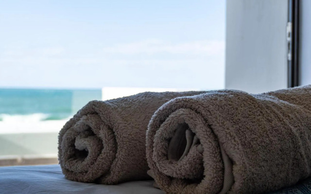 Luxurious 3 bedroom beach front apartment