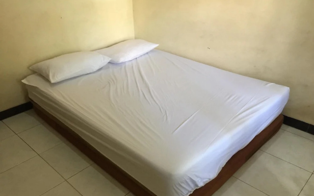 OYO Life 93525 Griya Wafira Trenggalek Syariah