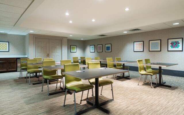 Holiday Inn Express & Suites Columbus Airport East by IHG
