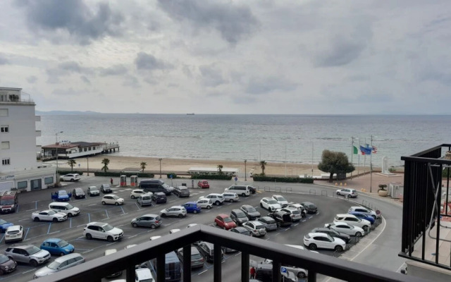 Bedo House Beach Front