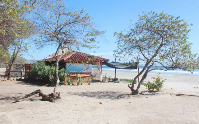 Playa Hermosa Ecolodge