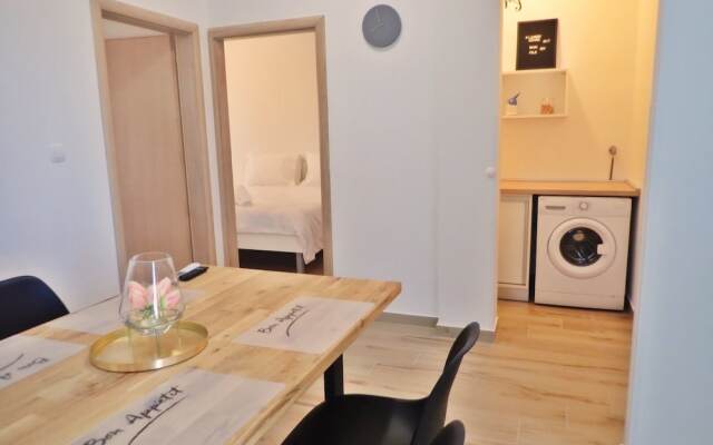 Apartments Danijel-in the Centre of Starigrad