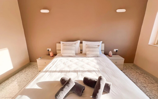 Harbour View Spacious 2BR Apartment