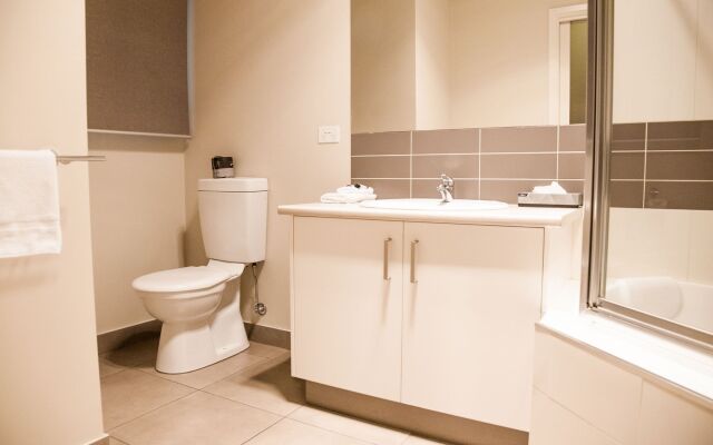 National Hotel Complex and Bendigo Central Apartments