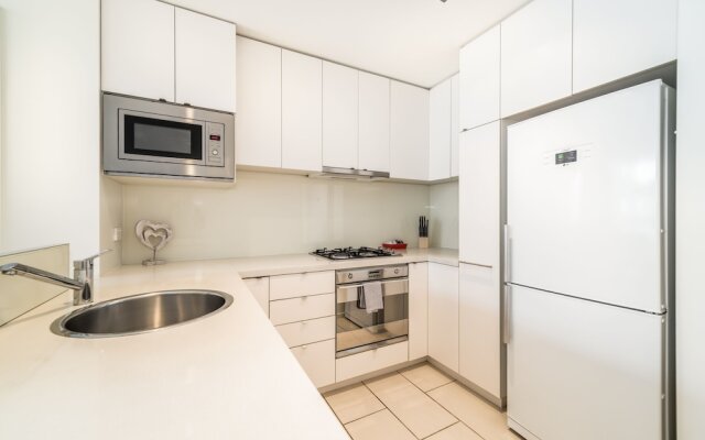 Waterfront Melbourne Apartments