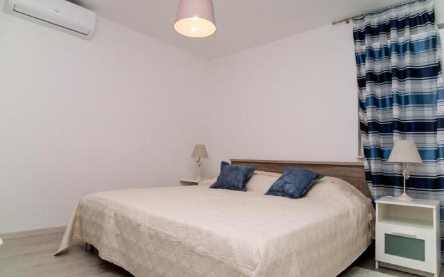 Apartment Ema