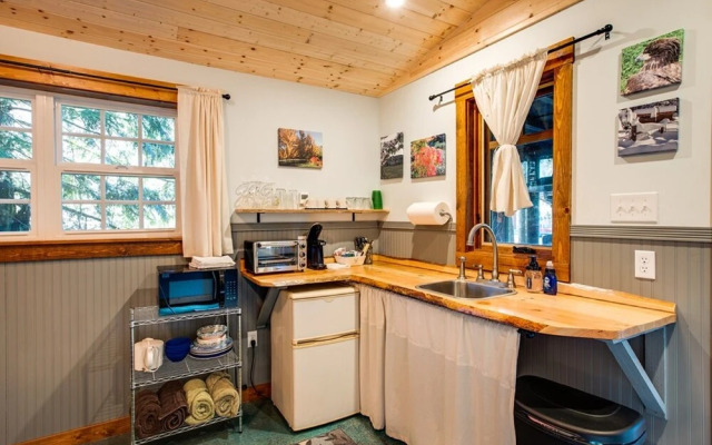 72MF - Rustic - Pets Ok - Sleeps 2
