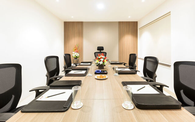 The Lotus Hotel Sameera