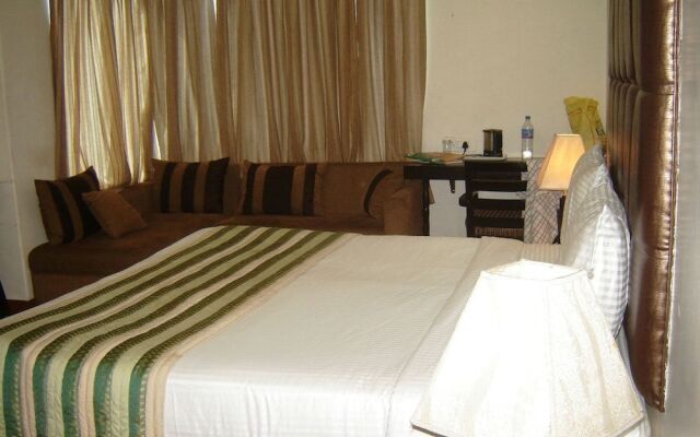 Hotel Anand Retreat