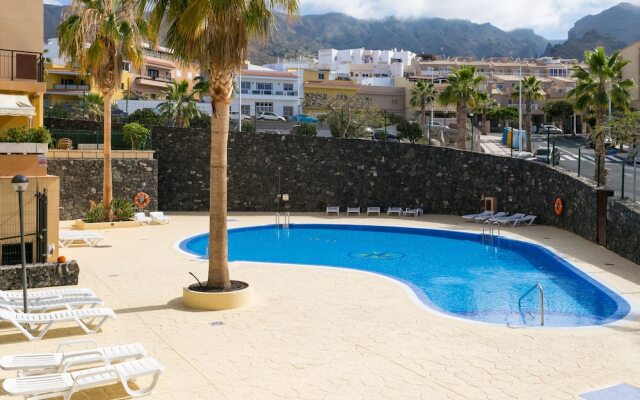 Adeje with pool, sea view and free WIFI