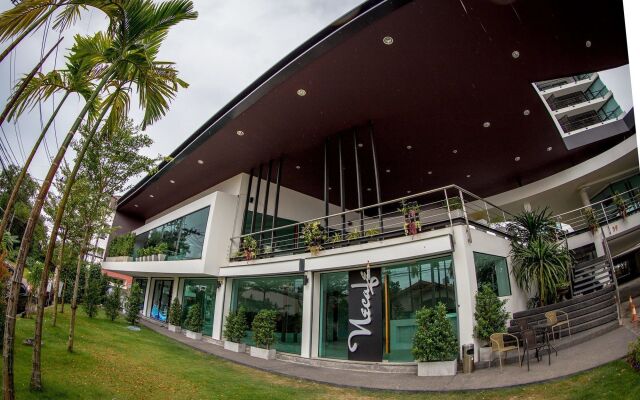 Neca Complex Apartment