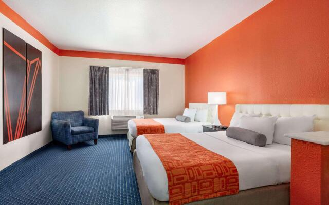 Howard Johnson Suites Central